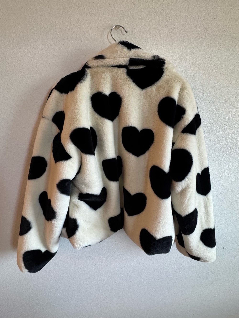 Stoosh Black & White Heart Print Teddy Jacket - Picture 4 of 5